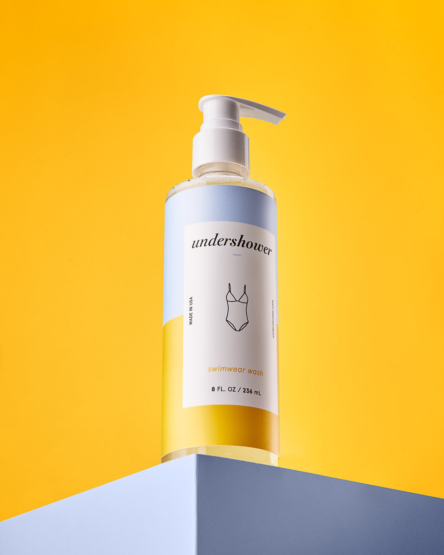 Jabón suave para lavar Trajes de Baño c/dispensador. 8 fl Oz.