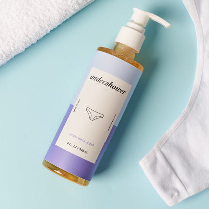 Jabón suave para lavar Ropa Interior c/dispensador. 8 fl Oz.